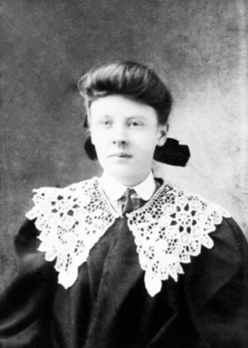 http://SPCRPhotoCollection.wyo.gov:80/MediaManager/srvr?mediafile=/Size2/SPCRACV~3~3/1511/Meyers+Neg+11271%2C+Woman+lg.jpg